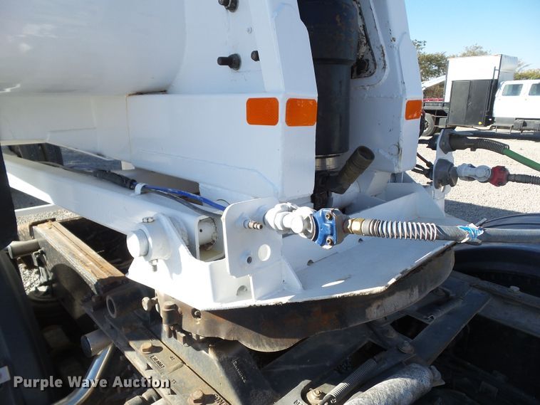 image for item EM9231 2004 Clement HL3034 end dump trailer