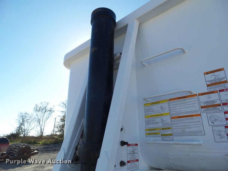 image for item EM9231 2004 Clement HL3034 end dump trailer