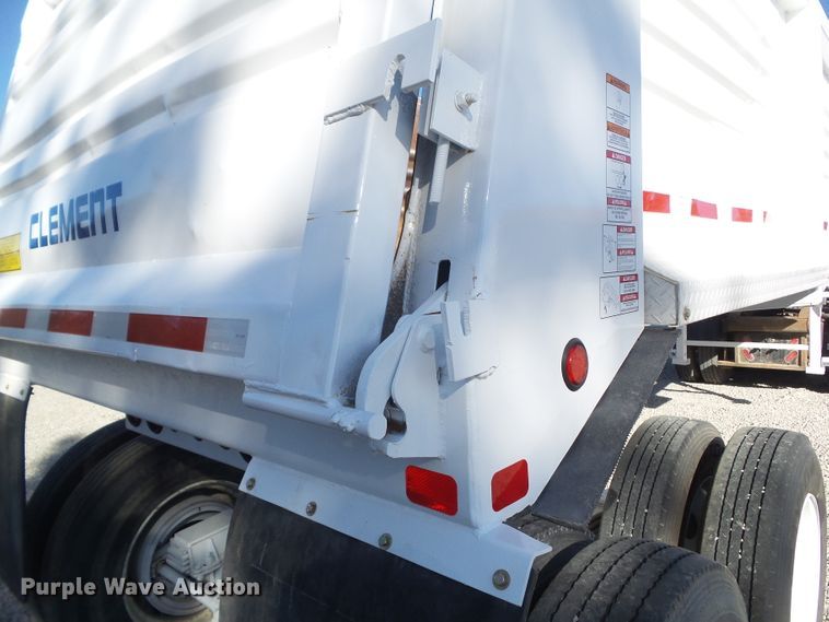 image for item EM9231 2004 Clement HL3034 end dump trailer