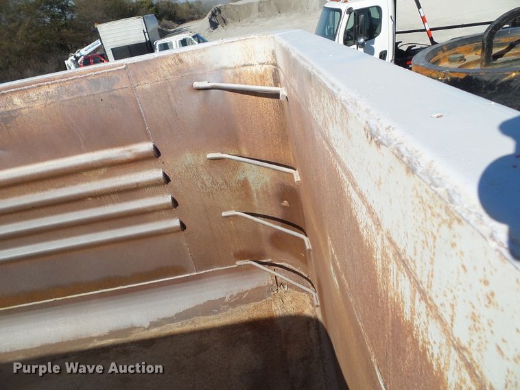 image for item EM9231 2004 Clement HL3034 end dump trailer