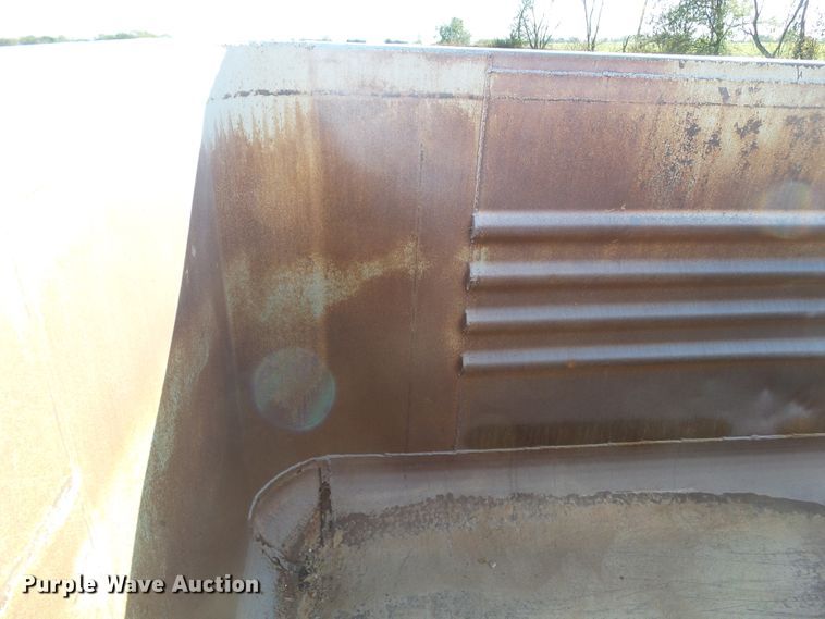 image for item EM9231 2004 Clement HL3034 end dump trailer