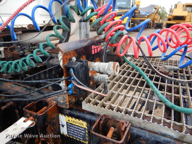 image for item EY9330 2002 Mack CH600 semi truck