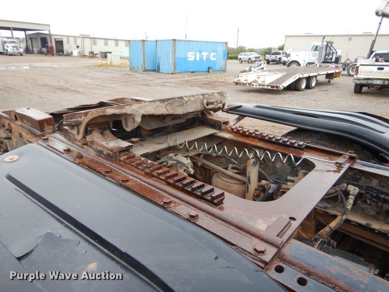 image for item EY9331 2002 Mack CH600 semi truck