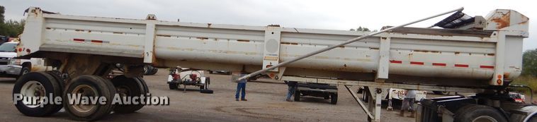 image for item EY9333 1998 Clement end dump trailer