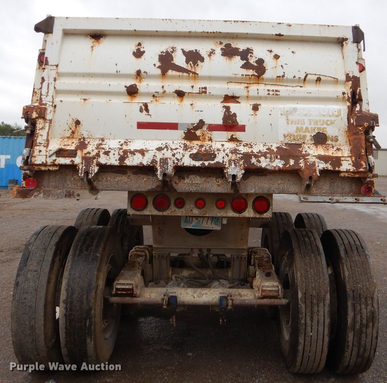 image for item EY9333 1998 Clement end dump trailer