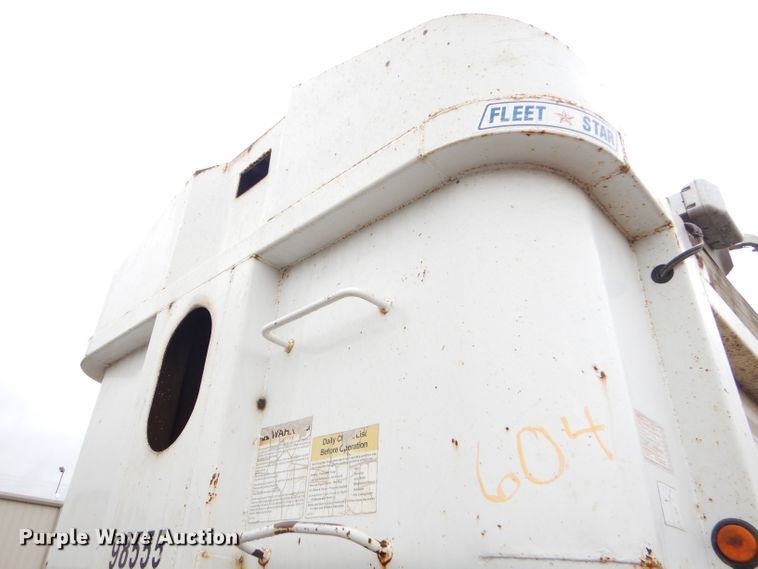 image for item EY9333 1998 Clement end dump trailer