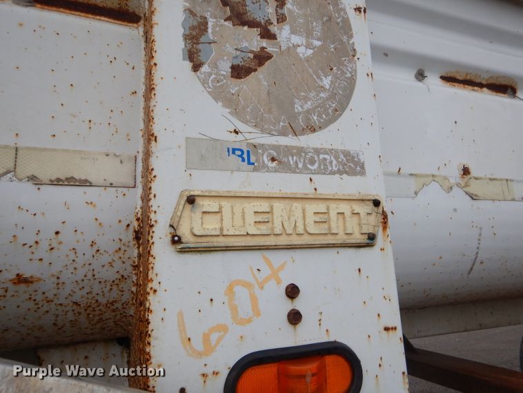 image for item EY9333 1998 Clement end dump trailer