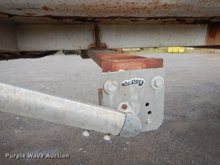 image for item EY9333 1998 Clement end dump trailer