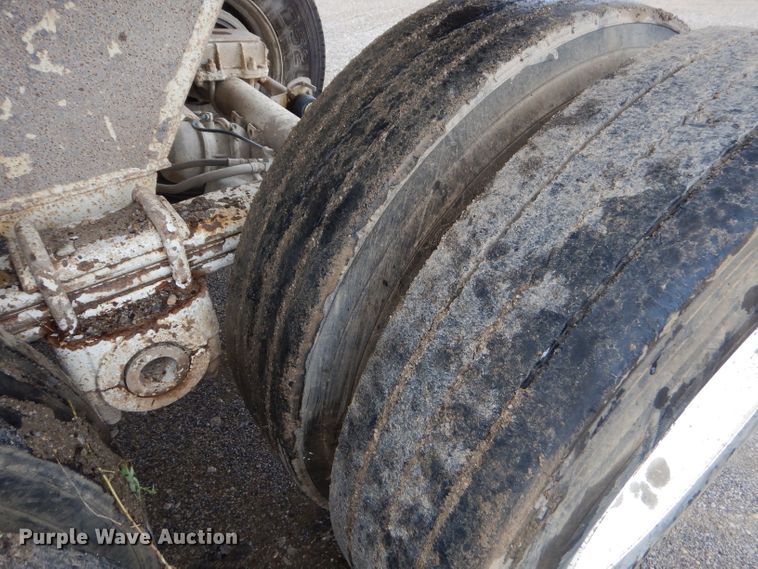 image for item EY9333 1998 Clement end dump trailer