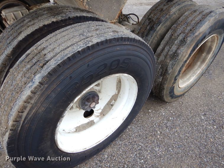 image for item EY9333 1998 Clement end dump trailer