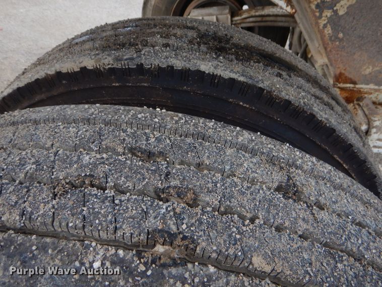 image for item EY9333 1998 Clement end dump trailer