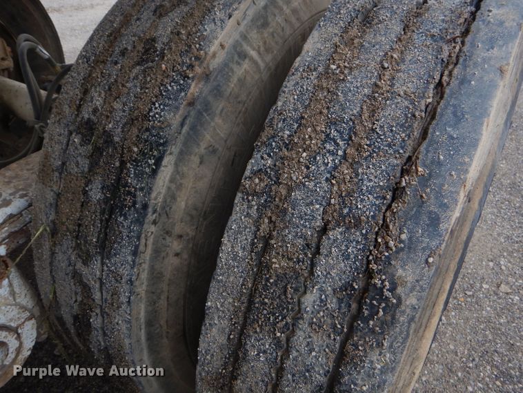 image for item EY9333 1998 Clement end dump trailer