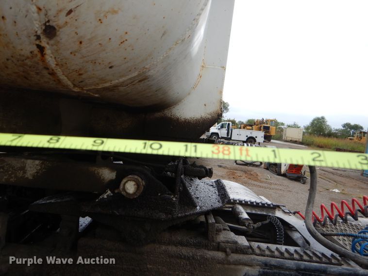 image for item EY9333 1998 Clement end dump trailer