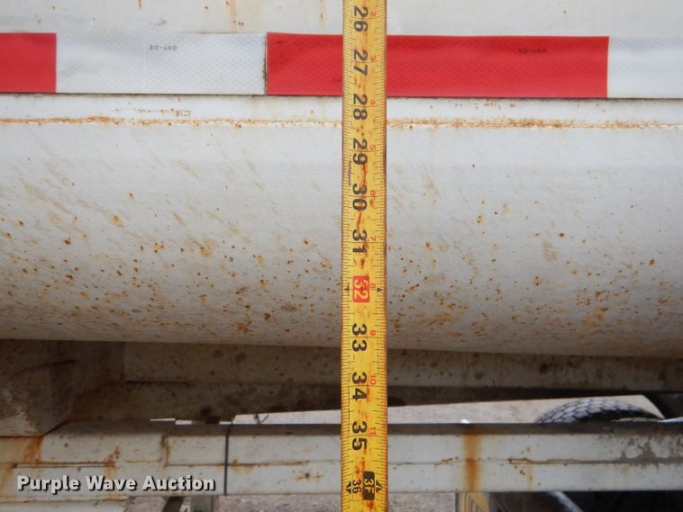 image for item EY9333 1998 Clement end dump trailer