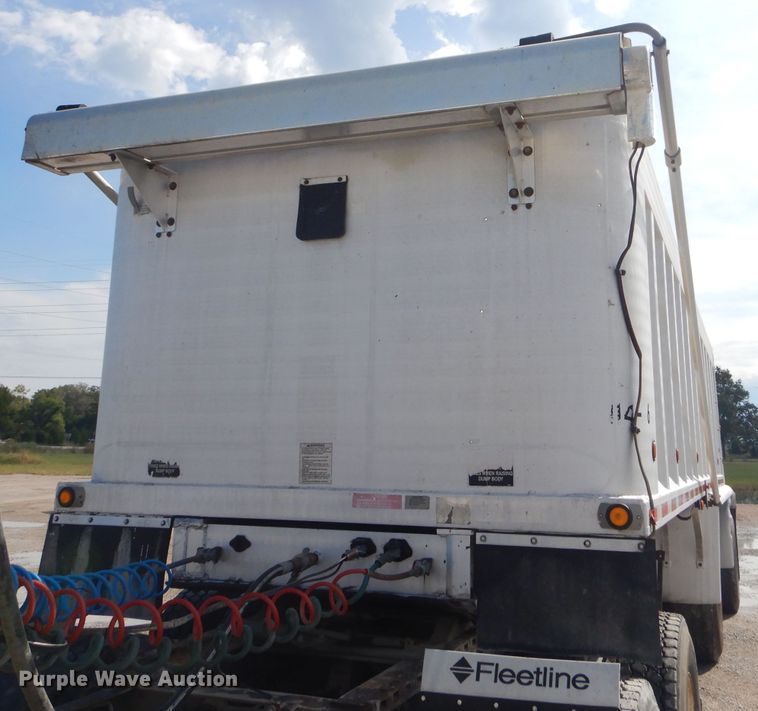 image for item FC9982 2006 Kruz Ravens end dump trailer