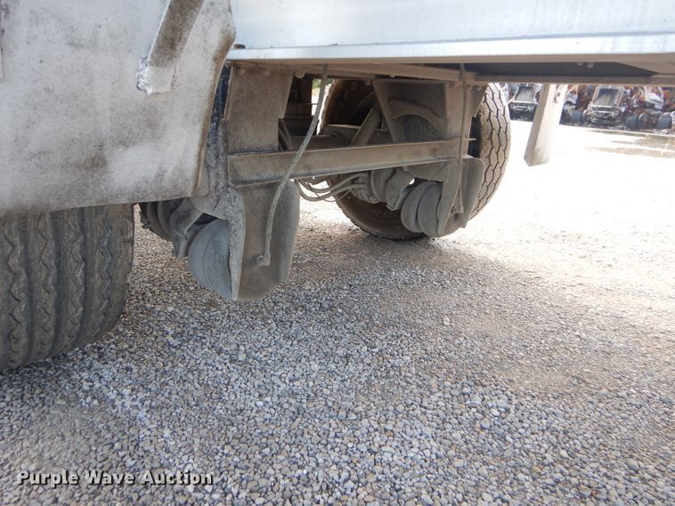 image for item FC9982 2006 Kruz Ravens end dump trailer