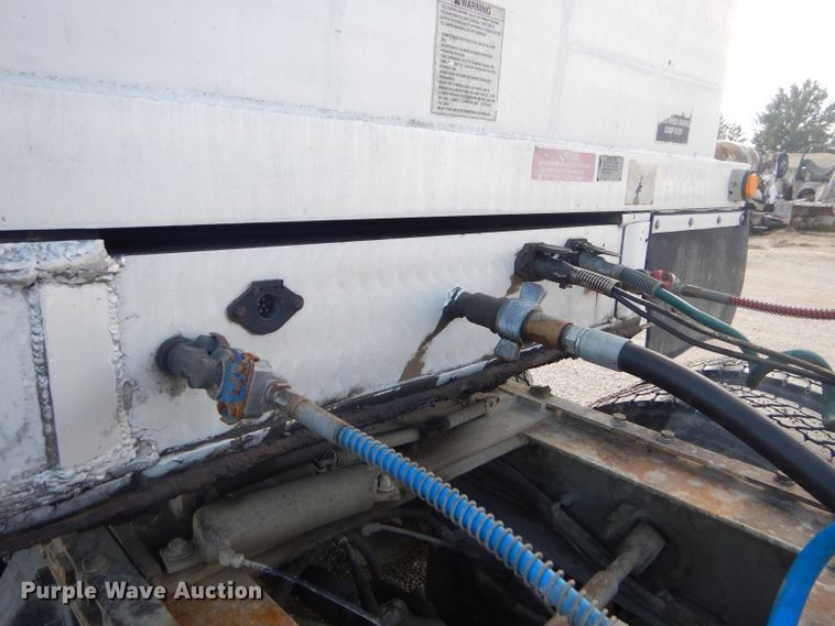 image for item FC9982 2006 Kruz Ravens end dump trailer