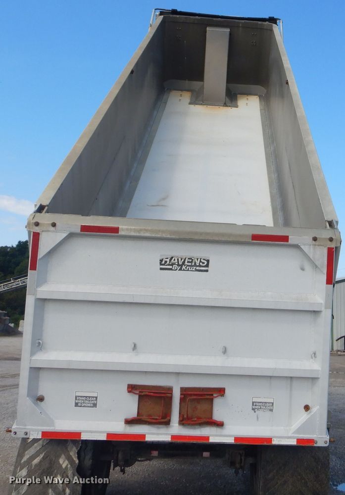 image for item FC9982 2006 Kruz Ravens end dump trailer