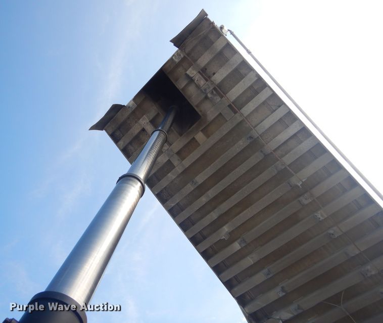 image for item FC9982 2006 Kruz Ravens end dump trailer