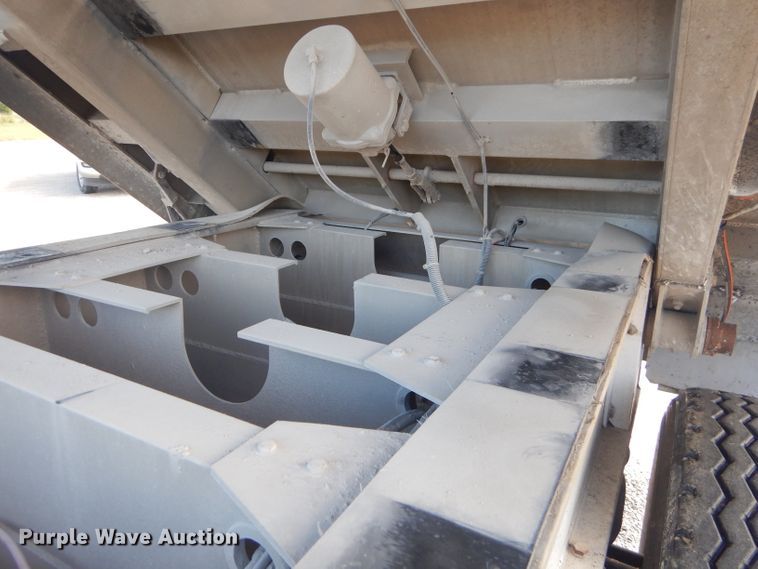 image for item FC9982 2006 Kruz Ravens end dump trailer