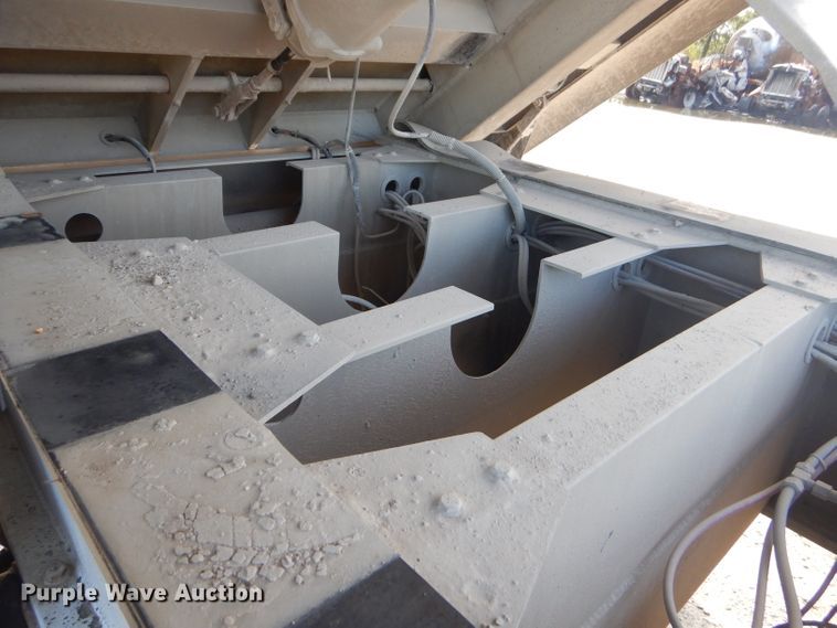 image for item FC9982 2006 Kruz Ravens end dump trailer