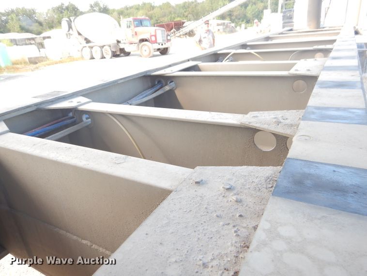 image for item FC9982 2006 Kruz Ravens end dump trailer