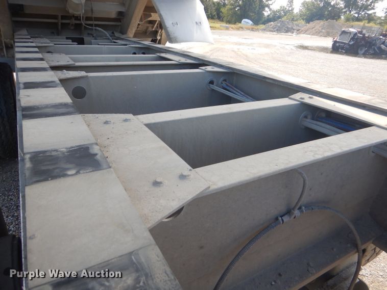 image for item FC9982 2006 Kruz Ravens end dump trailer