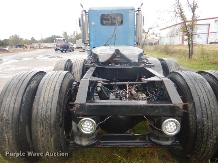 image for item FF9049 1998 Freightliner FLD120 semi truck