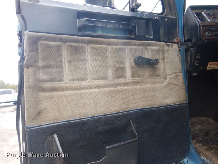 image for item FF9049 1998 Freightliner FLD120 semi truck