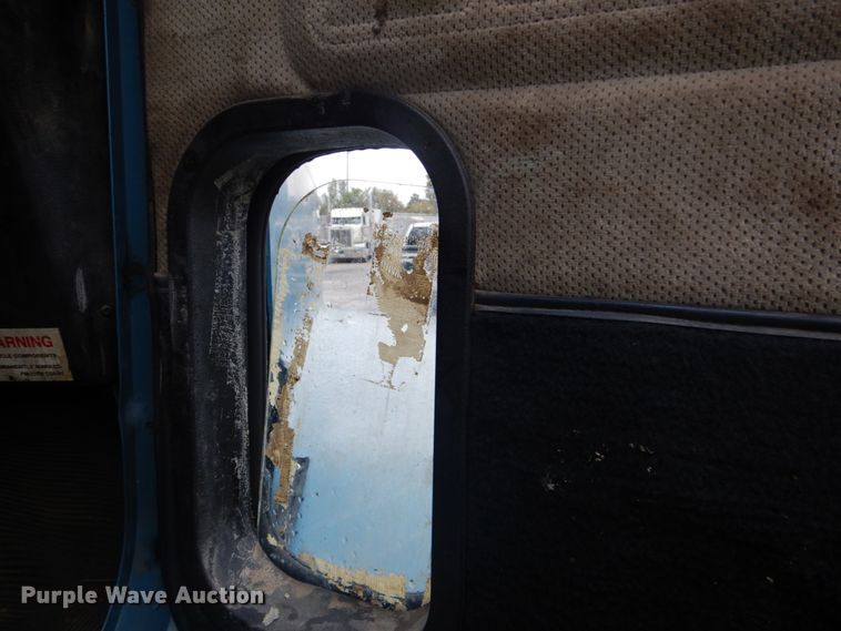 image for item FF9049 1998 Freightliner FLD120 semi truck