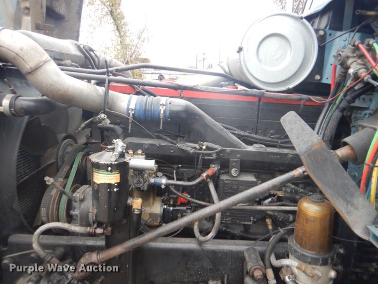 image for item FF9049 1998 Freightliner FLD120 semi truck