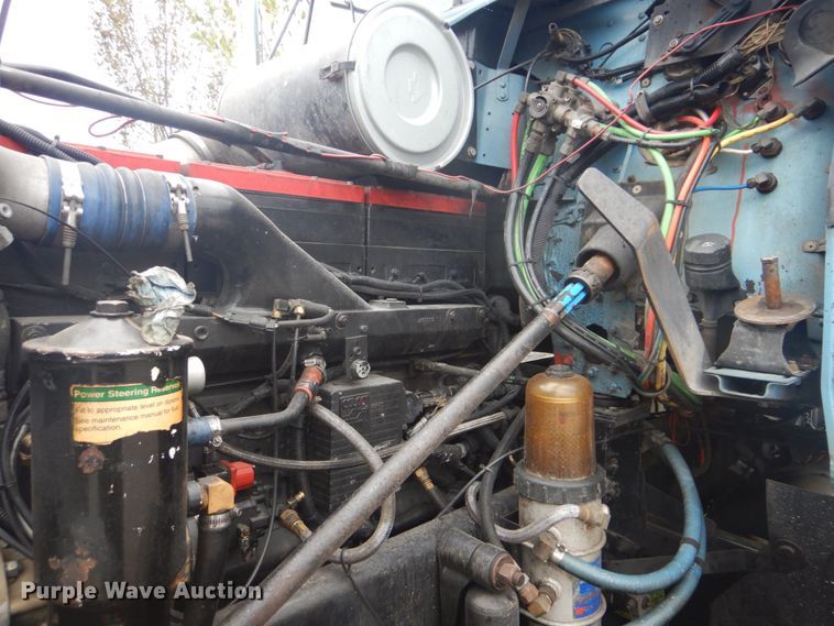 image for item FF9049 1998 Freightliner FLD120 semi truck