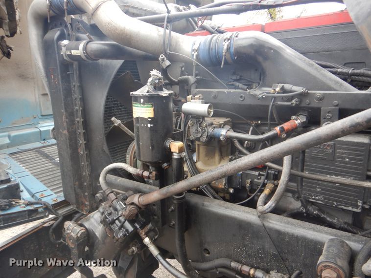 image for item FF9049 1998 Freightliner FLD120 semi truck