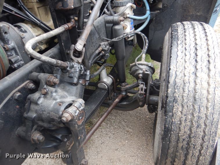 image for item FF9049 1998 Freightliner FLD120 semi truck