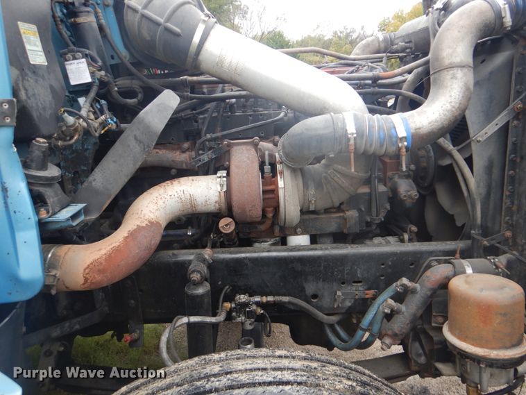 image for item FF9049 1998 Freightliner FLD120 semi truck