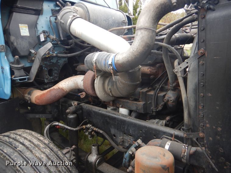 image for item FF9049 1998 Freightliner FLD120 semi truck