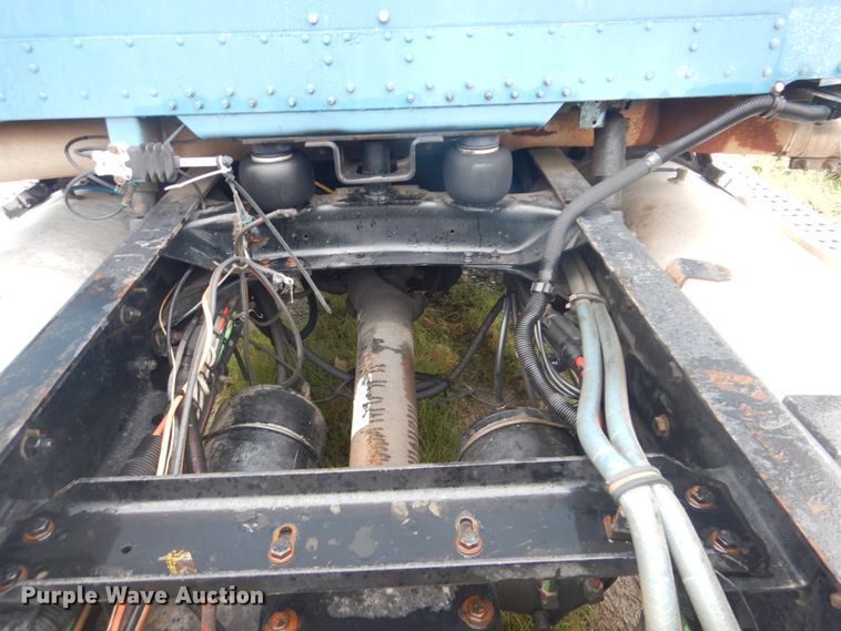 image for item FF9049 1998 Freightliner FLD120 semi truck