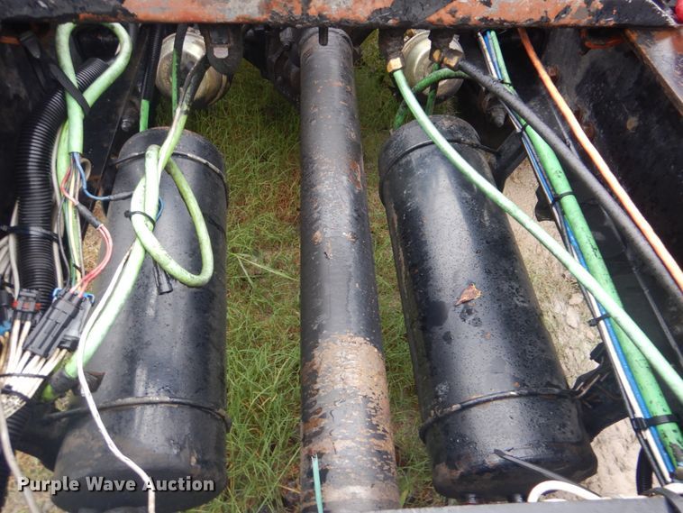 image for item FF9049 1998 Freightliner FLD120 semi truck