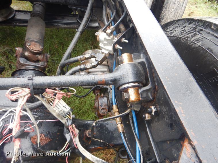 image for item FF9049 1998 Freightliner FLD120 semi truck