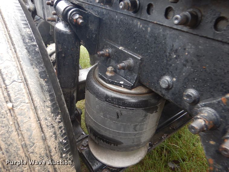 image for item FF9049 1998 Freightliner FLD120 semi truck