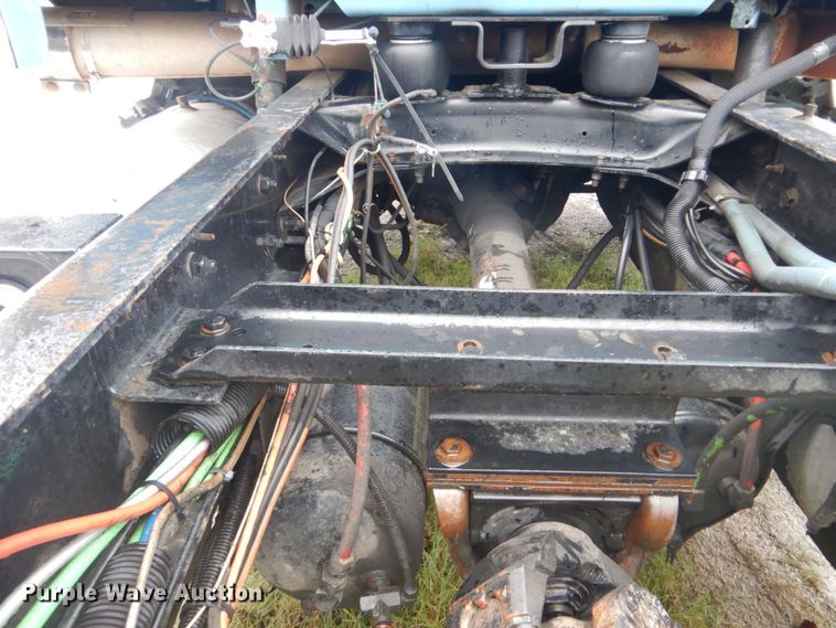 image for item FF9049 1998 Freightliner FLD120 semi truck