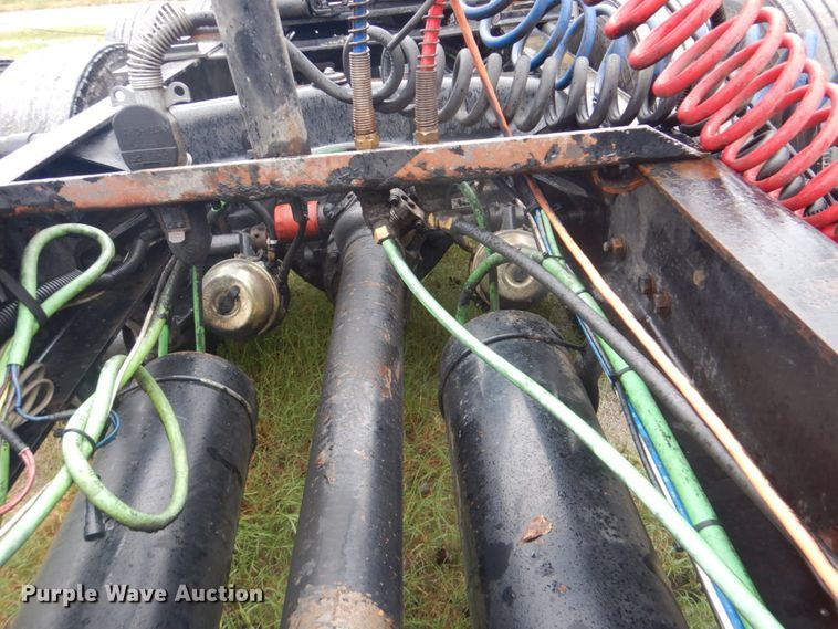 image for item FF9049 1998 Freightliner FLD120 semi truck