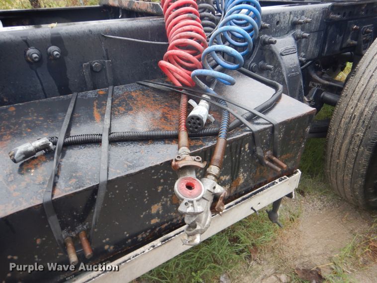 image for item FF9049 1998 Freightliner FLD120 semi truck