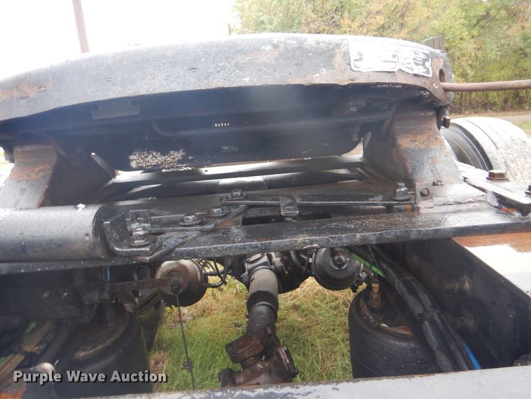 image for item FF9049 1998 Freightliner FLD120 semi truck