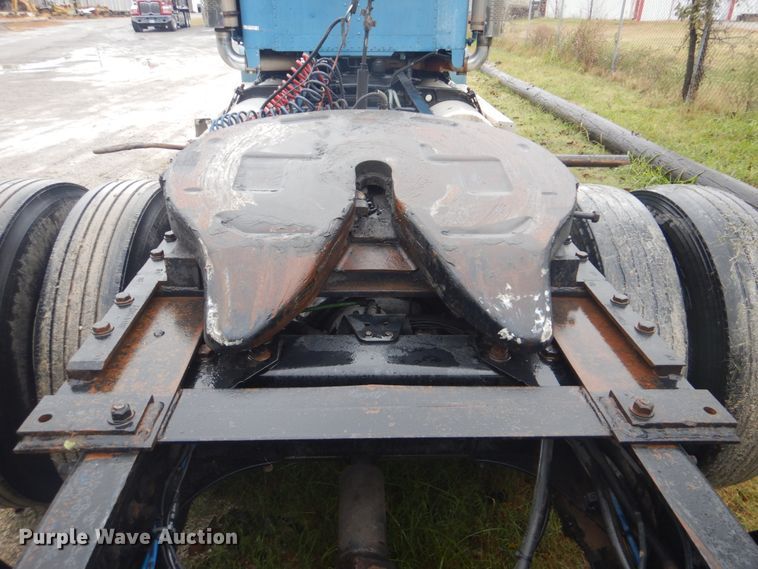 image for item FF9049 1998 Freightliner FLD120 semi truck