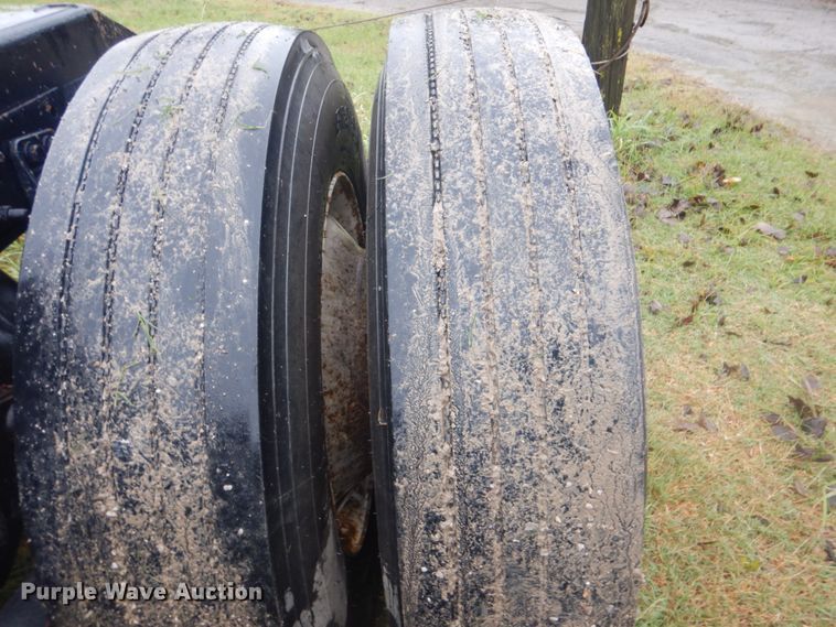 image for item FF9049 1998 Freightliner FLD120 semi truck