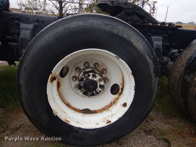 image for item FF9049 1998 Freightliner FLD120 semi truck