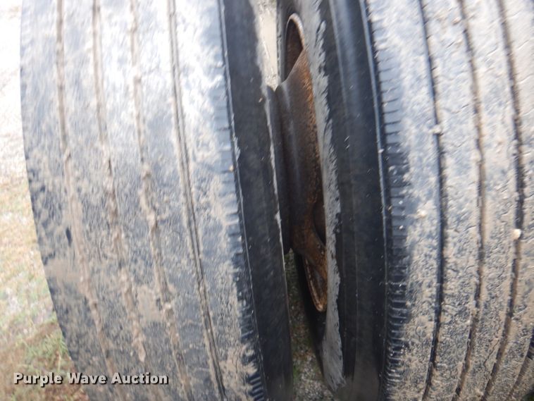 image for item FF9049 1998 Freightliner FLD120 semi truck