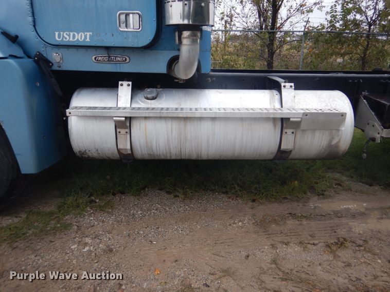 image for item FF9049 1998 Freightliner FLD120 semi truck