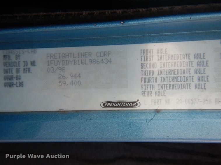 image for item FF9049 1998 Freightliner FLD120 semi truck
